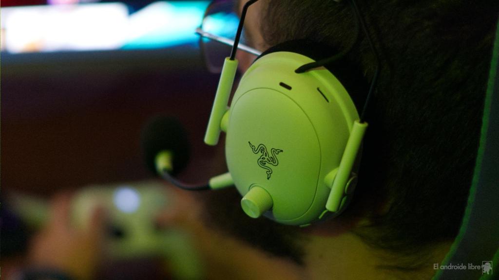 Jugando con los Razer Blackshark V3 Pro