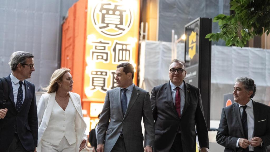 El presidente de la Junta, Juanma Moreno, junto a sus consejeros en un viaje oficial a Japón.