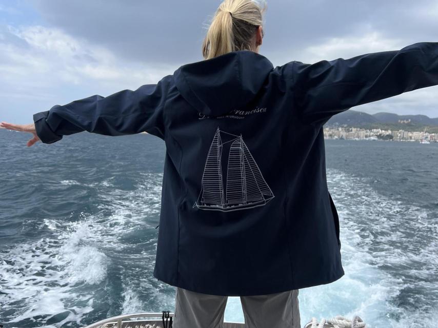 Fiona Ferrer en el barco de seguimiento.