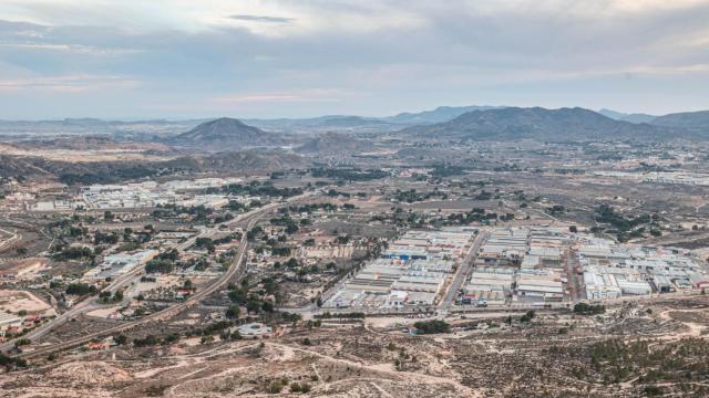 Los polígonos campo alto y finca lacy de Elda.