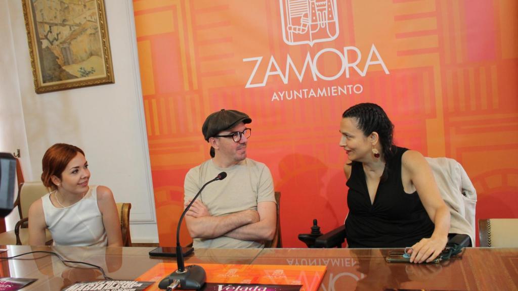 Zamora vuelve a hipnotizar con magia de cerca y enigmas mentales