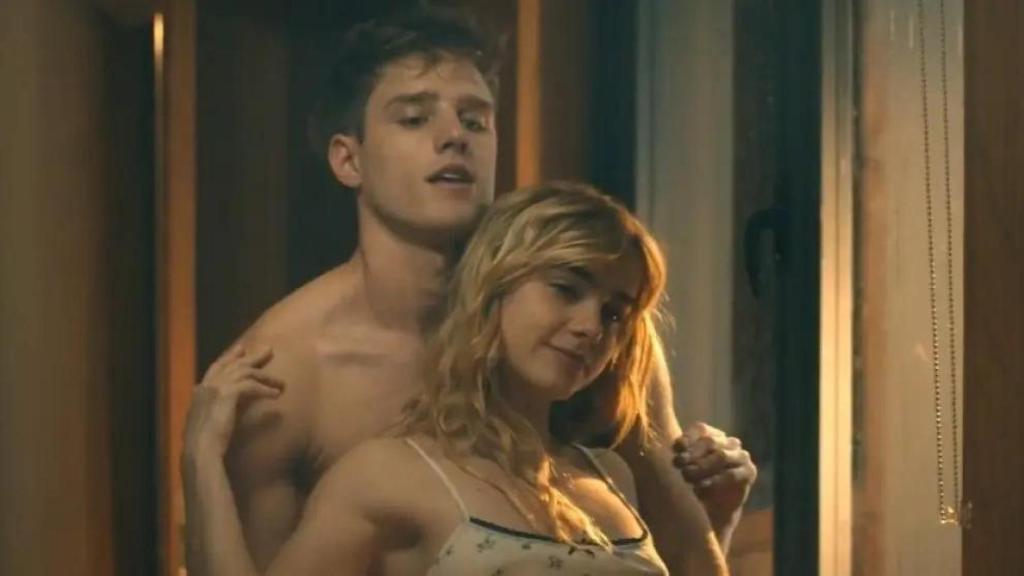 Nuno Gallego y Clara Galle en una secuencia de 'Olympo'.