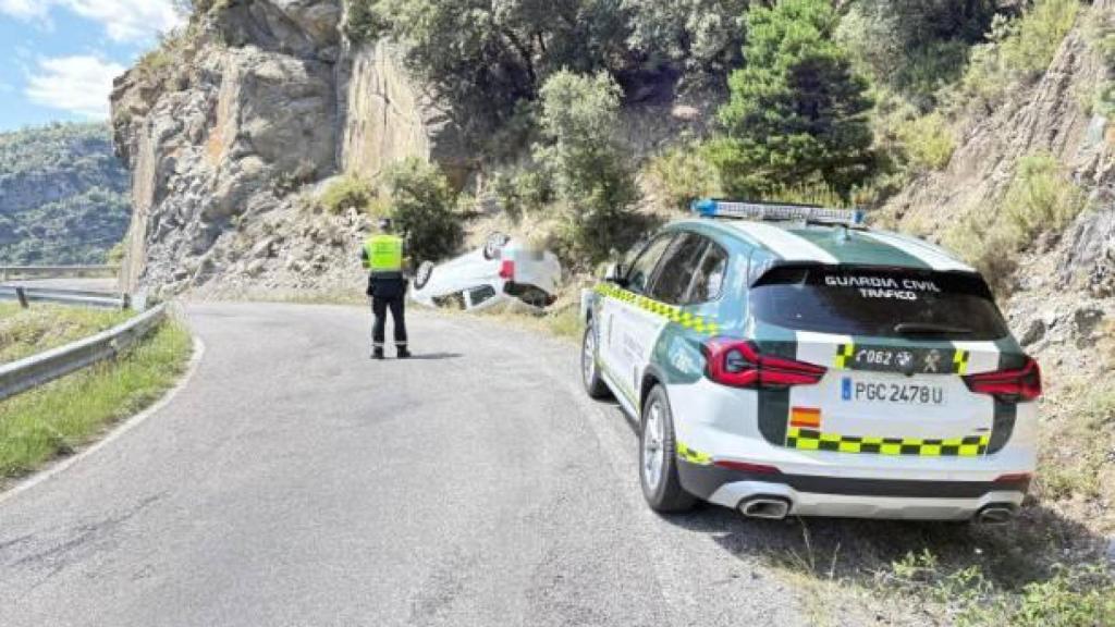 Vuelco del vehículo en el que ha resultado herido grave un hombre de 81 años