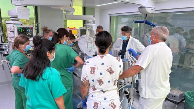 Traslado de los servicios de pediatría y obstetricia al edificio de Cristal del CHUO en Ourense.