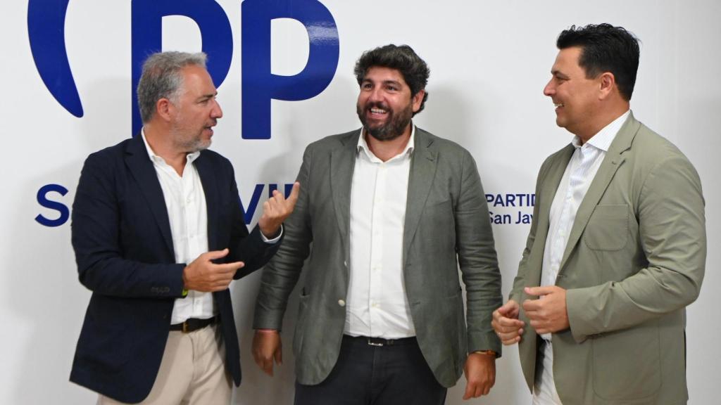 Bendodo, López Miras y Luengo, este miércoles, en un acto del PP en San Javier.