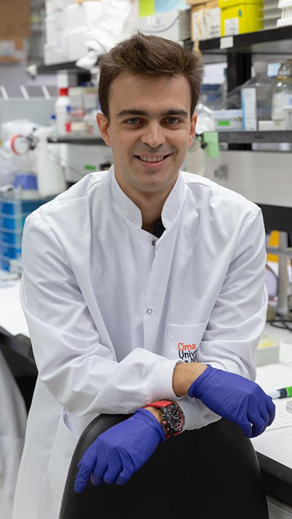 El científico navarro ha centrado su etapa como investigador postdoctoral en osteosarcoma y sarcoma de Ewing.