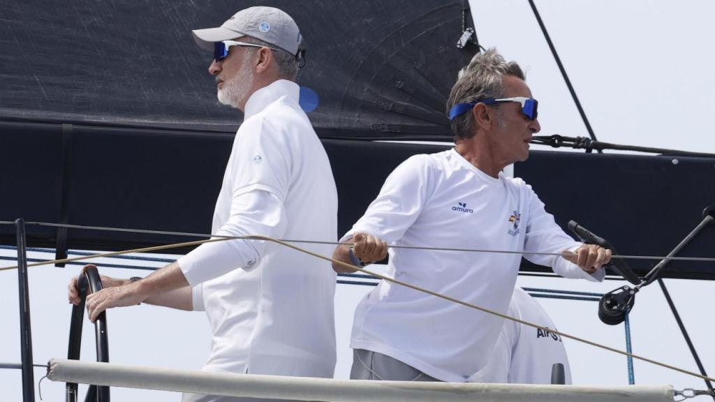 El rey Felipe VI, a bordo del Aifos.