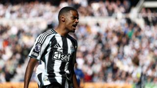 Alexander Isak, durante un partido con el Newcastle