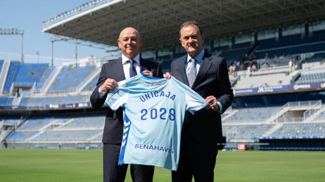 Fernando Ríos y José María Muñoz presentan el acuerdo entre el Málaga CF y el Unicaja