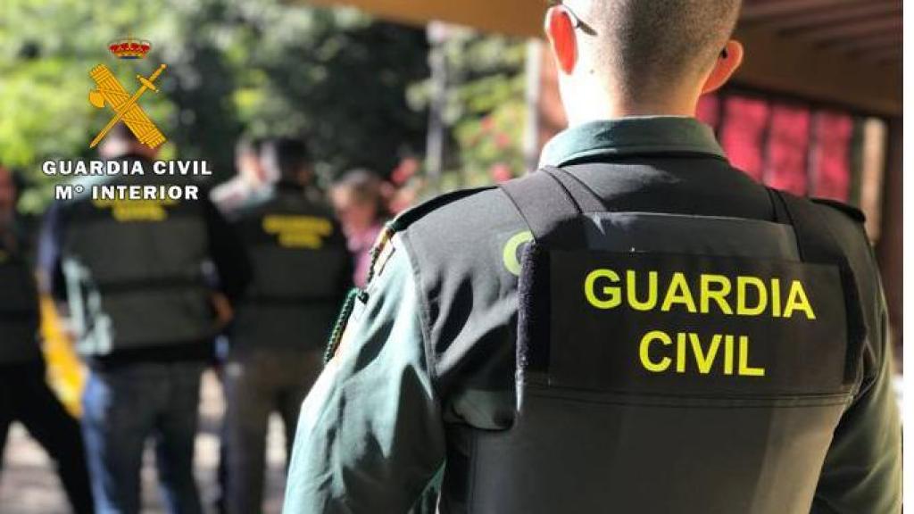 Agentes de la Guardia Civil.
