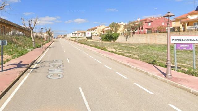 Uno de los accesos a la localidad conquense de Minglanilla (Google Maps).