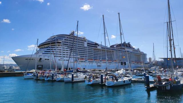 Un crucero, exento de la tasa turística hasta 2026, esta semana en el puerto de A Coruña.