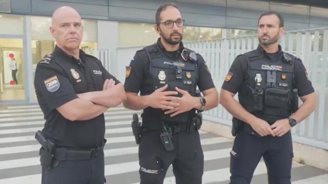 Ismael (Jefe de Oficina de Denuncias), Rubén y Kike (agentes de UPR)