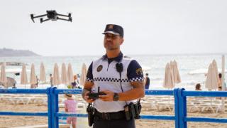 El piloto de drones de la Policía Local de Alicante, Pedro Corbacho.
