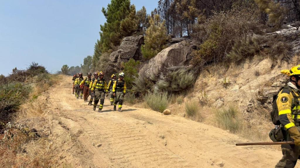 Sin llama: el gran incendio del Valle del Tiétar queda controlado gracias a 500 profesionales y 24 medios aéreos