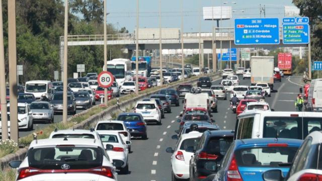 Imagen de un atasco en una carretera andaluza.