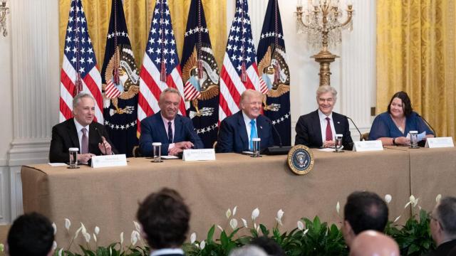 David Sacks, presidente del Consejo de Asesores Presidenciales sobre Ciencia y Tecnología, pronuncia un discurso en el evento Renovando la Tecnología Sanitaria, el miércoles 30 de julio de 2025, en la Sala Este de la Casa Blanca.