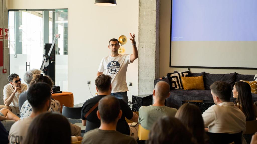 Un instante de la reunión de Uptodown.