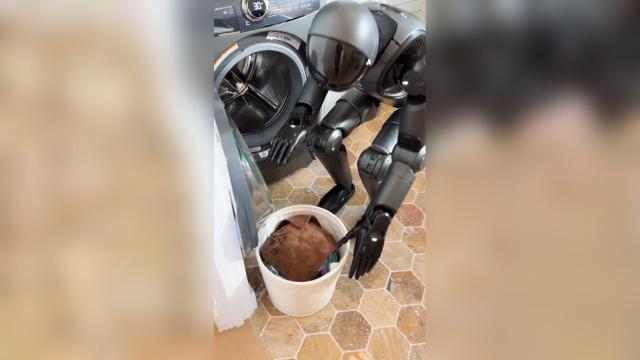 Robot Figure 02 haciendo la colada.