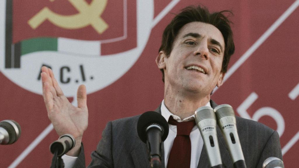 Fotograma de Elio Germano en 'La gran ambición'.