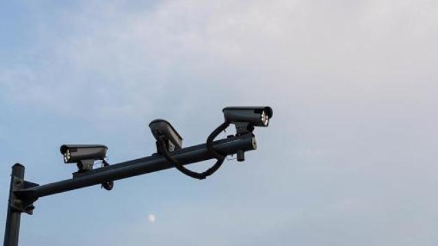 Imagen de un radar en carretera.