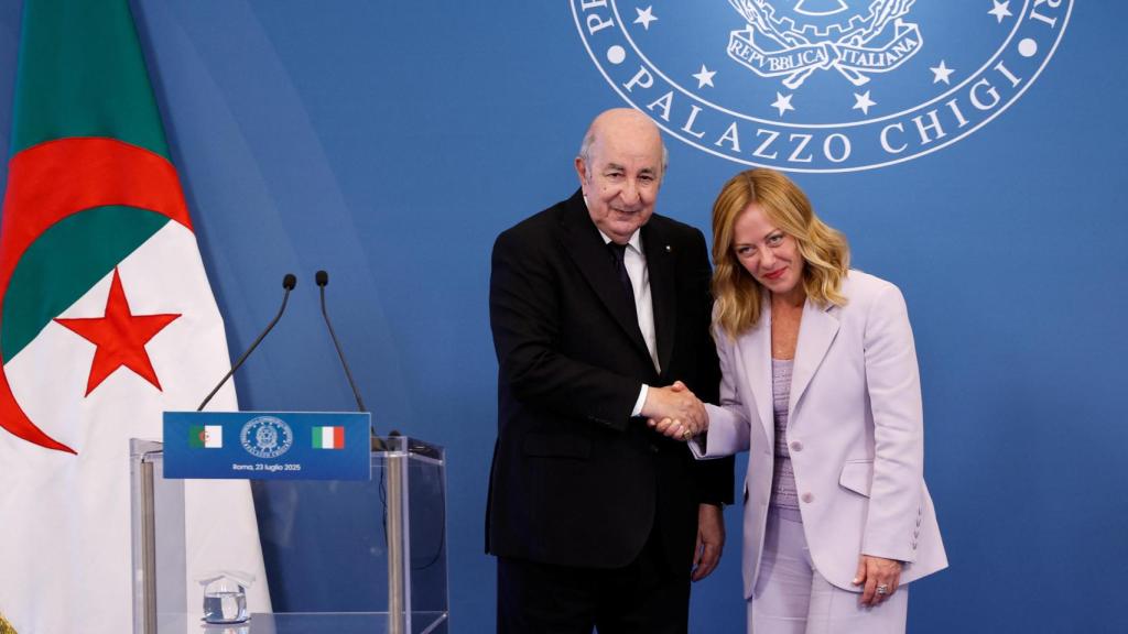 El presidente de Argelia, Abdelmadjid Tebboune, y la primera ministra italiana, Giorgia Meloni, el pasado 23 de julio en Roma.