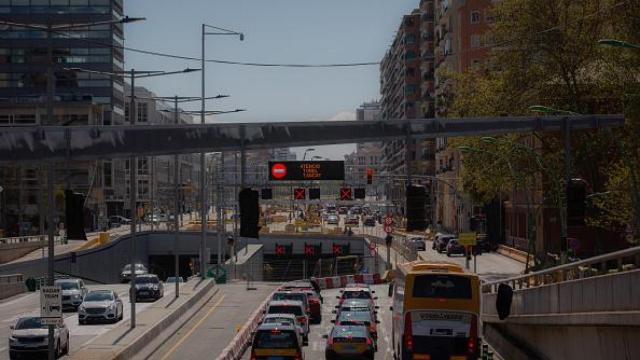 Imagen del tráfico en un centro urbano.
