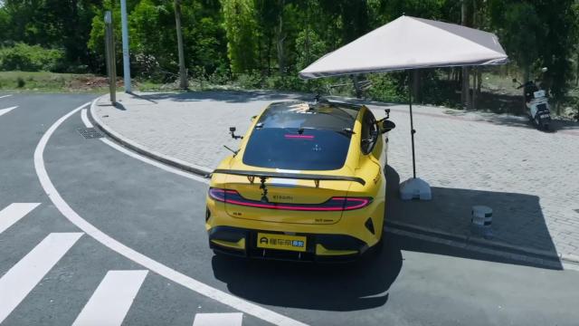 El Xiaomi SU7 UItra falla durante una prueba de conducción autónoma