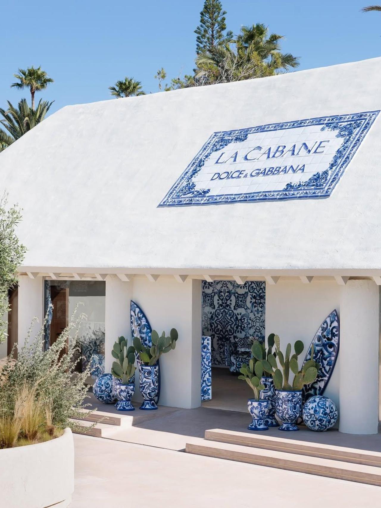 La entrada al paraíso veraniego de Dolce & Gabbana en la ciudad malagueña.