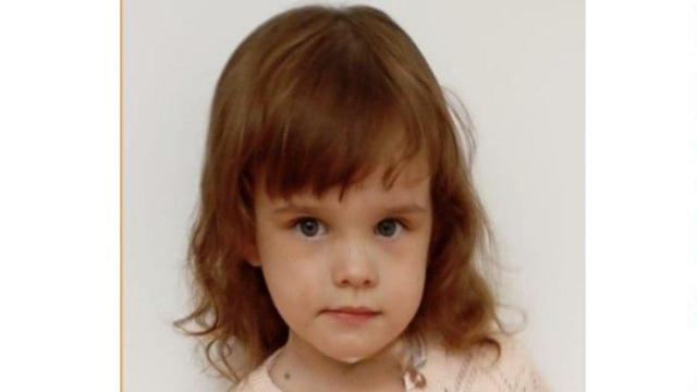 Carla tiene 4 años.