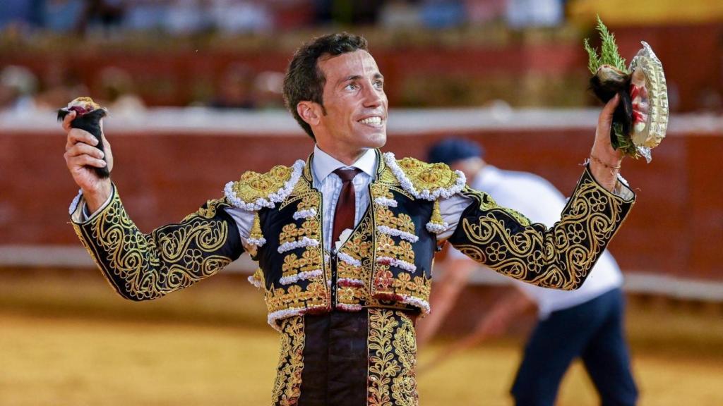 David de Miranda pasea dos orejas en Huelva.