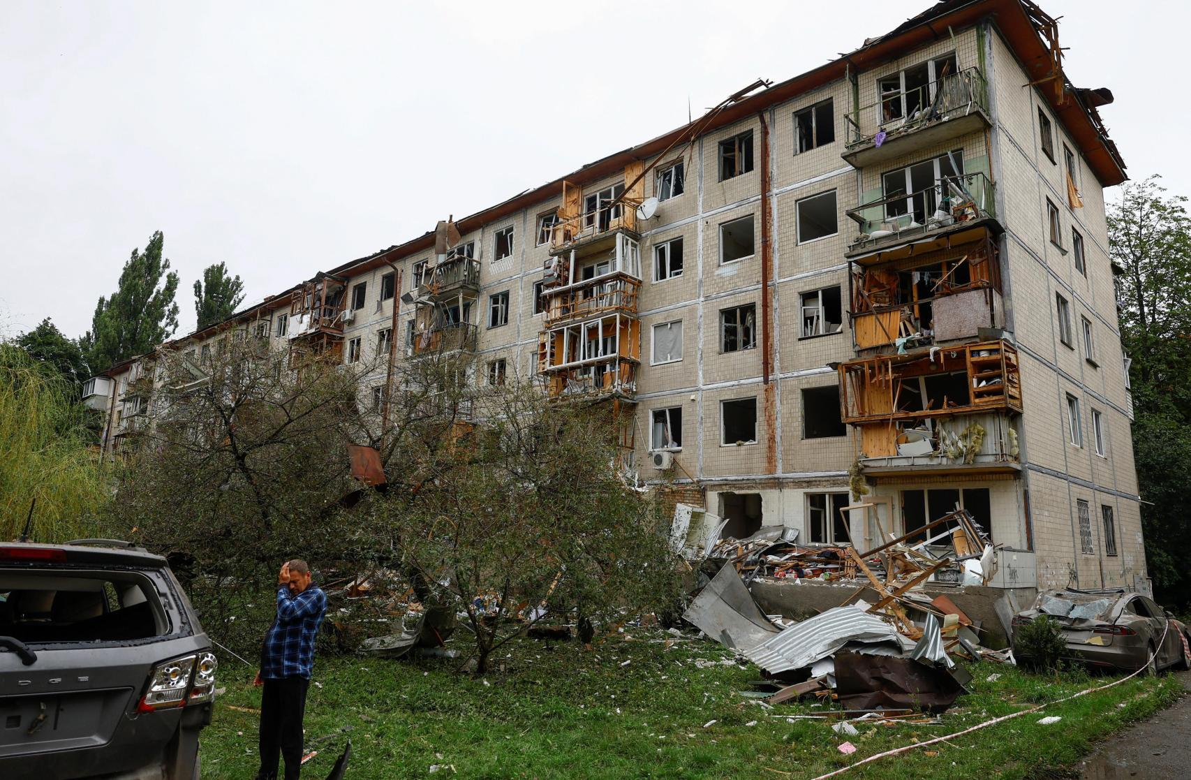 Uno de los edificios de Kiev alcanzado por el ataque ruso.