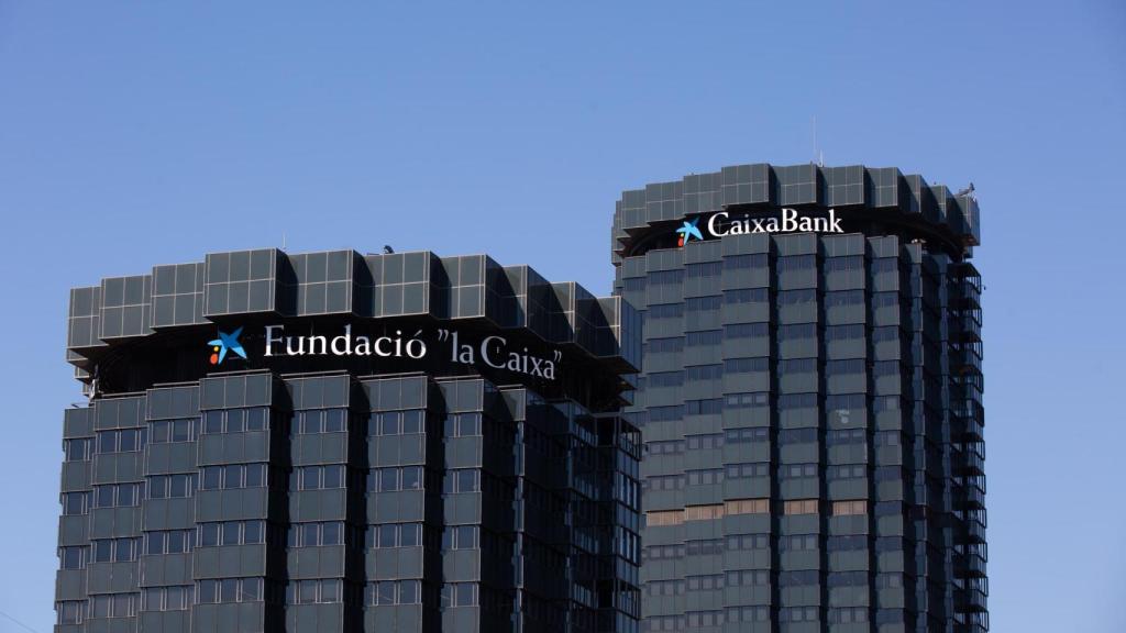 Fachada de los edificios de CaixaBank y la Fundación 'la Caixa'.