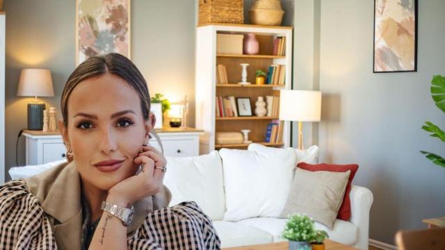 Montaje de Ana García y un salón.