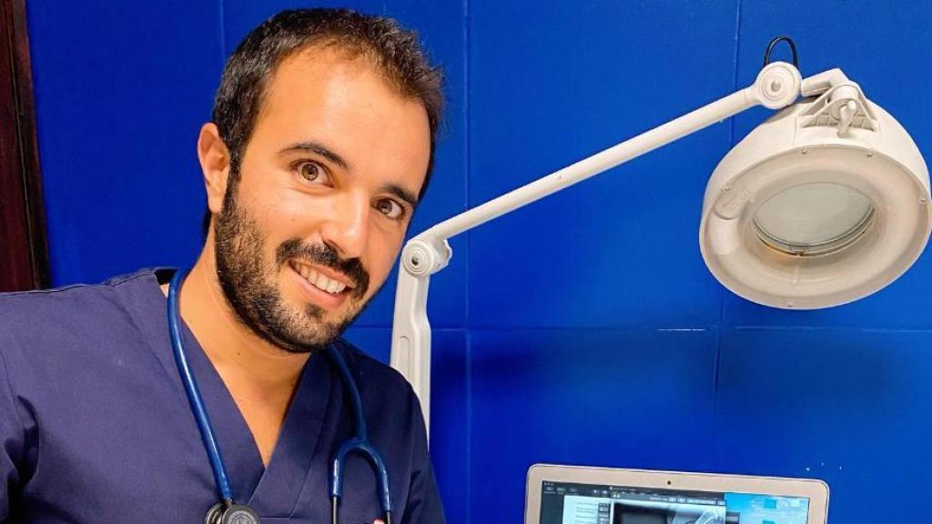 Andrés Santiago, veterinario, denuncia: Se están vendiendo los medicamentos en Wallapop y en Mil anuncios