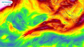 Los fuertes vientos en altura que traen los vendavales y tormentas del uno de agosto de 2025. Meteored