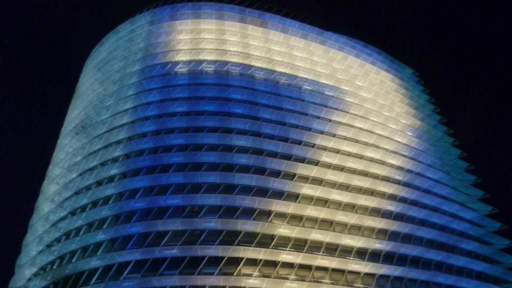 La Torre del Agua, con su iluminación actual.