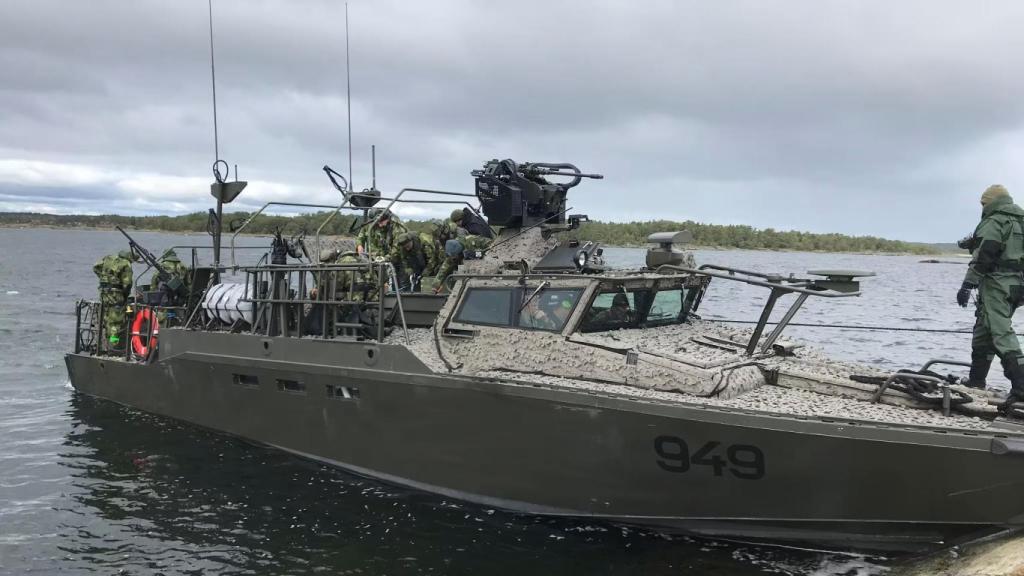Lancha de combate CB90 de Suecia
