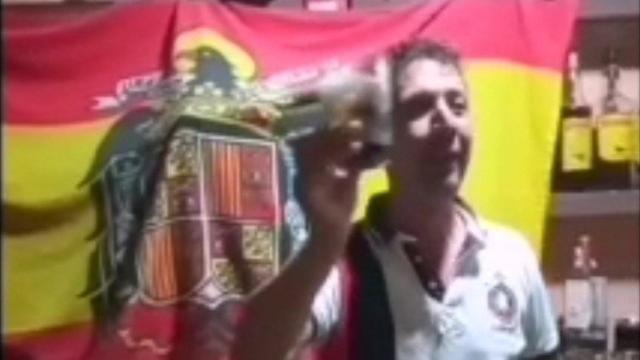 Concejal de San Clemente defiende su brindis ante la bandera franquista