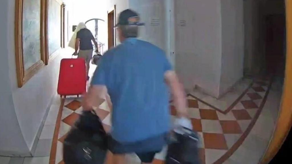 Los dos ladrones que han sido detenidos.