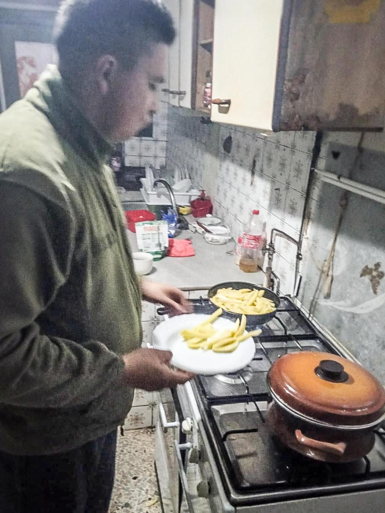 Tras su llegada a España, Mauricio ha vivido en casas ruinosas en condiciones deplorables.