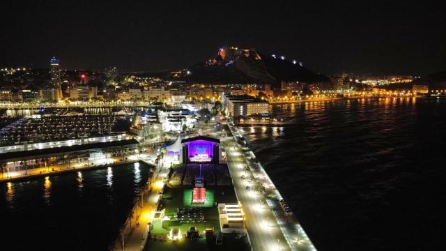 El espectacular nuevo espacio musical de Alicante, El Muelle Live, a vista de dron.