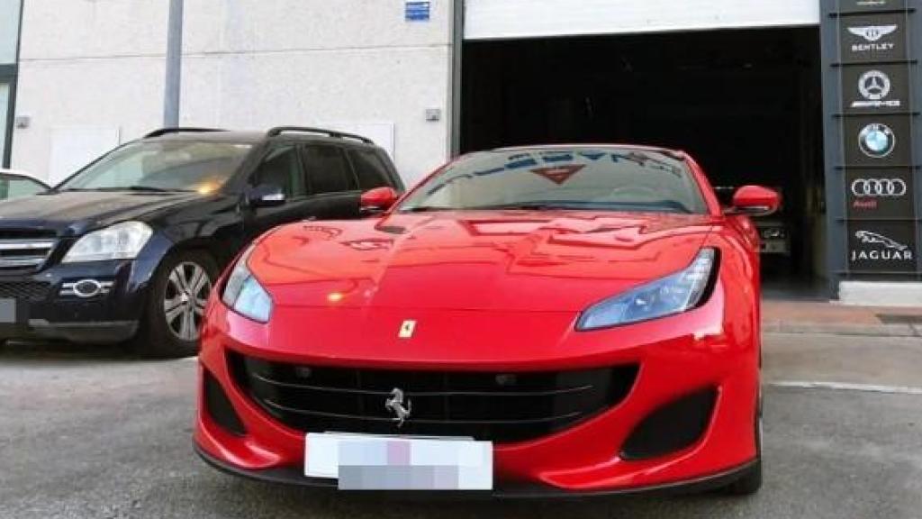 Imagen editada del Corriere della Calabria de uno de los concesionarios de Costanza en Marbella.