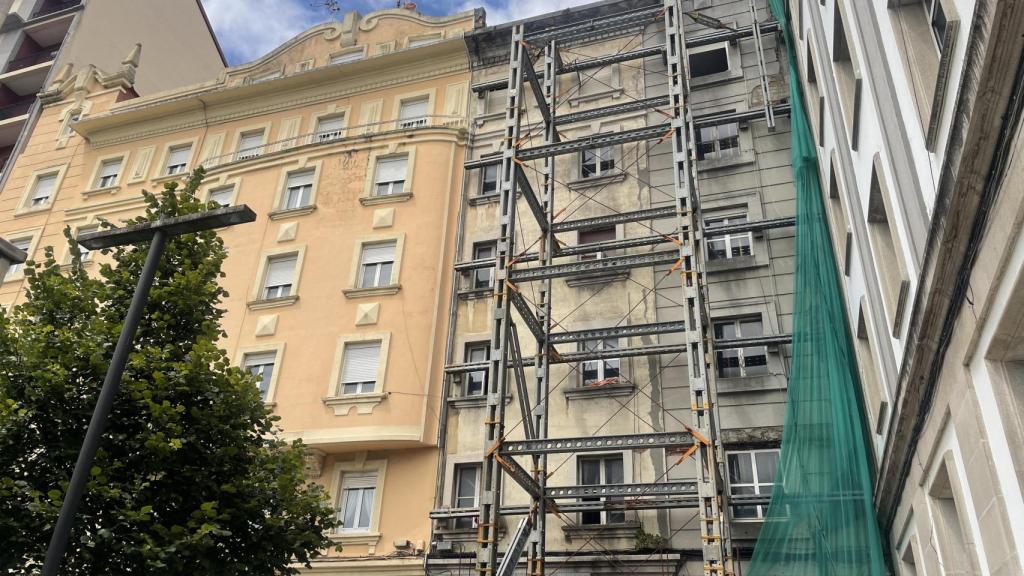 Edificio ocupado en la Plaza de España