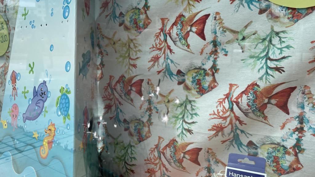 Escaparate de la farmacia forzado la madrugada del martes