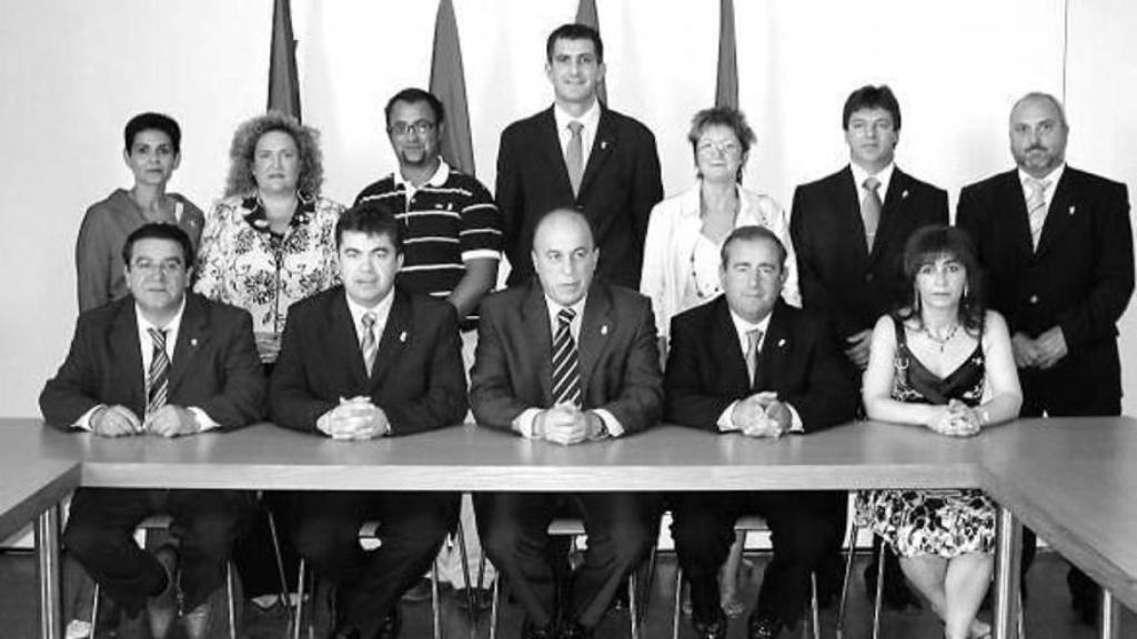 El acalde, Esteban Garijo (centro), con Santos Cerdán a su derecha, en una imagen de 2010.