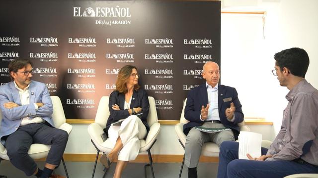 Los expertos, con el director de EL ESPAÑOL DE ARAGÓN, durante el foro.