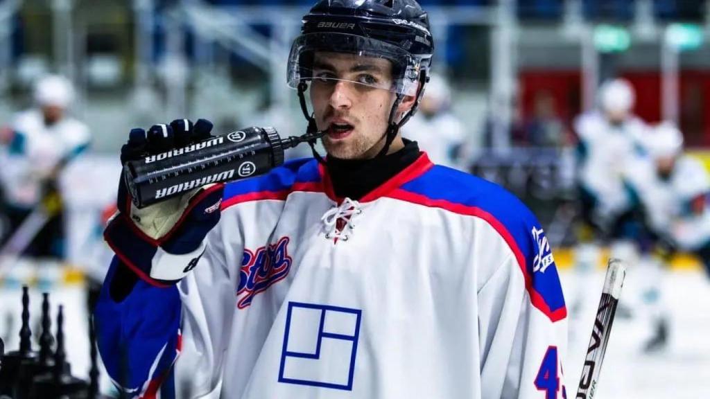 Gary Kelly, de 19 años.