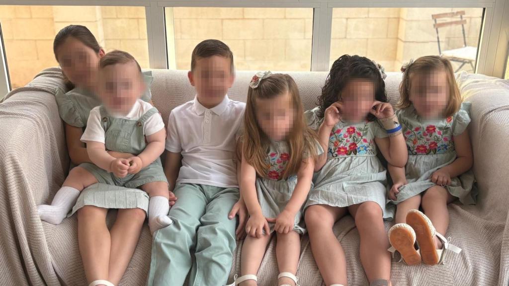 Cayetana, Pablo, Berta, Aurora, Mónica y Pelayo.