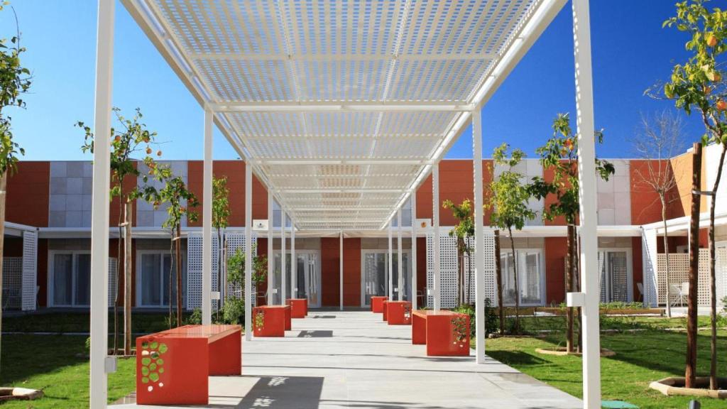 Jardín interior de la Fundación Ronald McDonald en Sevilla.